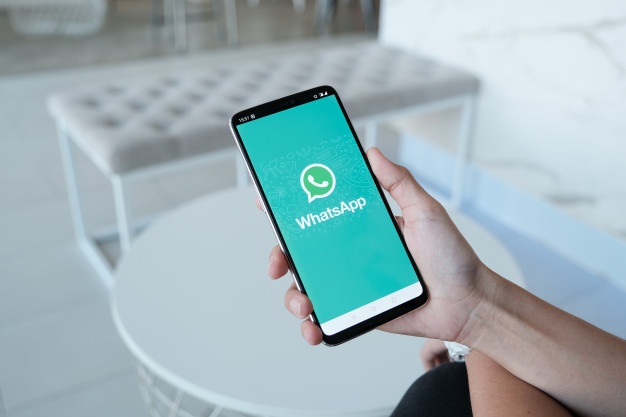 Você está visualizando atualmente Empresária oferece atendimento personalizado e lucra com vendas via WhatsApp