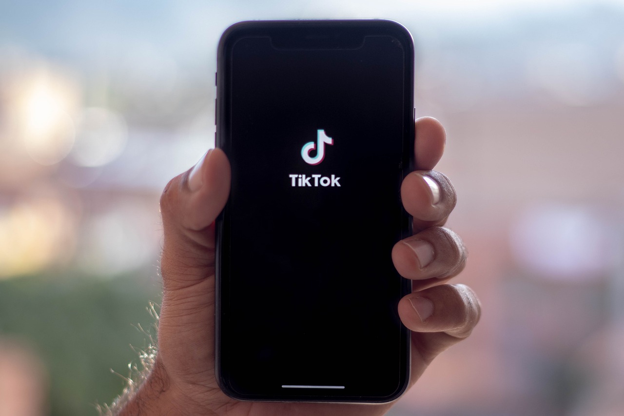 Leia mais sobre o artigo TikTok lança plataforma para ajudar usuários a encontrar empregos