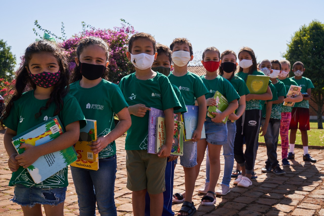 Leia mais sobre o artigo Bom Futuro capacita equipe para atender mais de 600 crianças e adolescentes em programa educacional